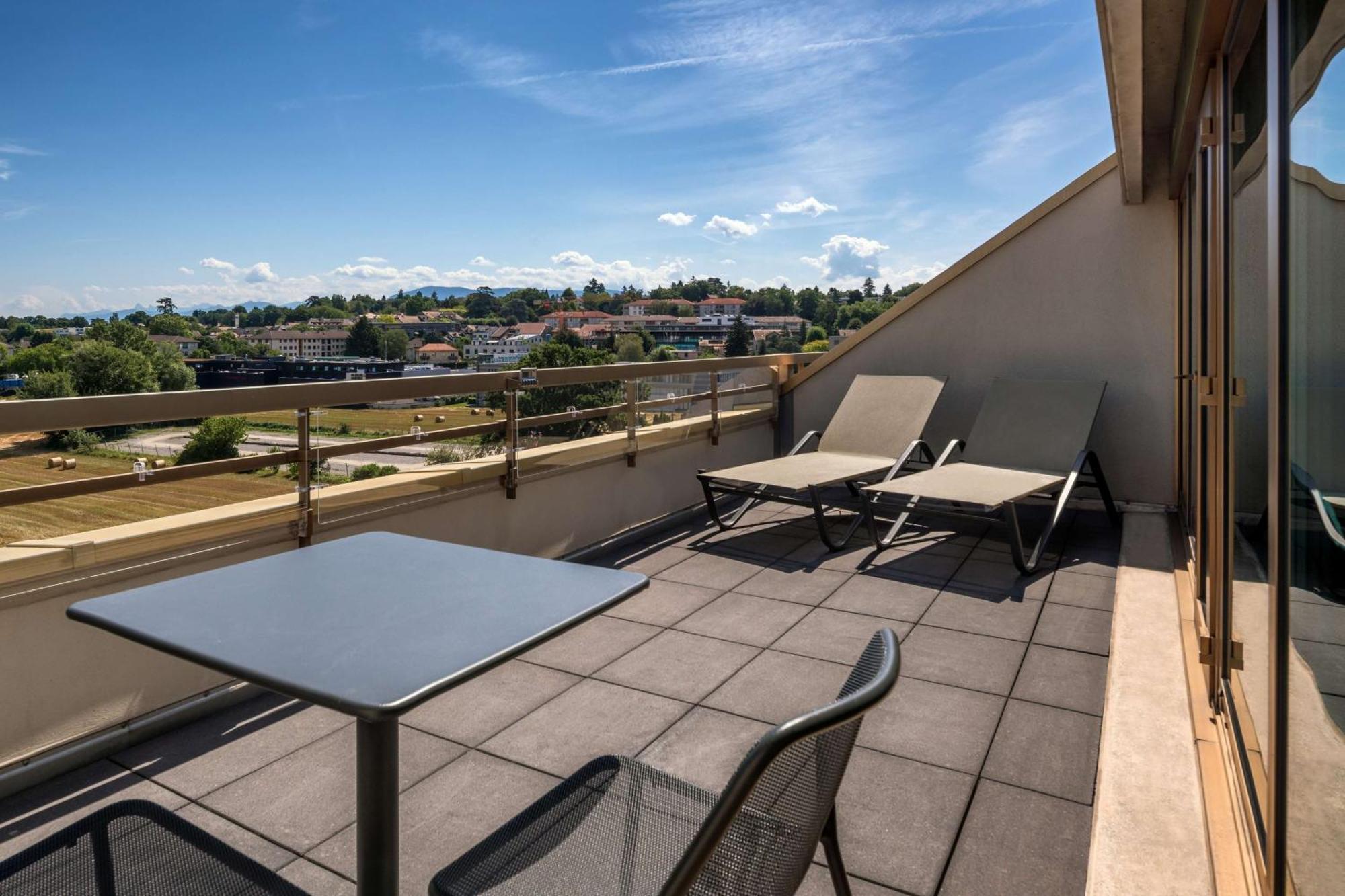 Hilton Geneva Hotel&Conference Centre Le Grand Saconnex Exterior foto