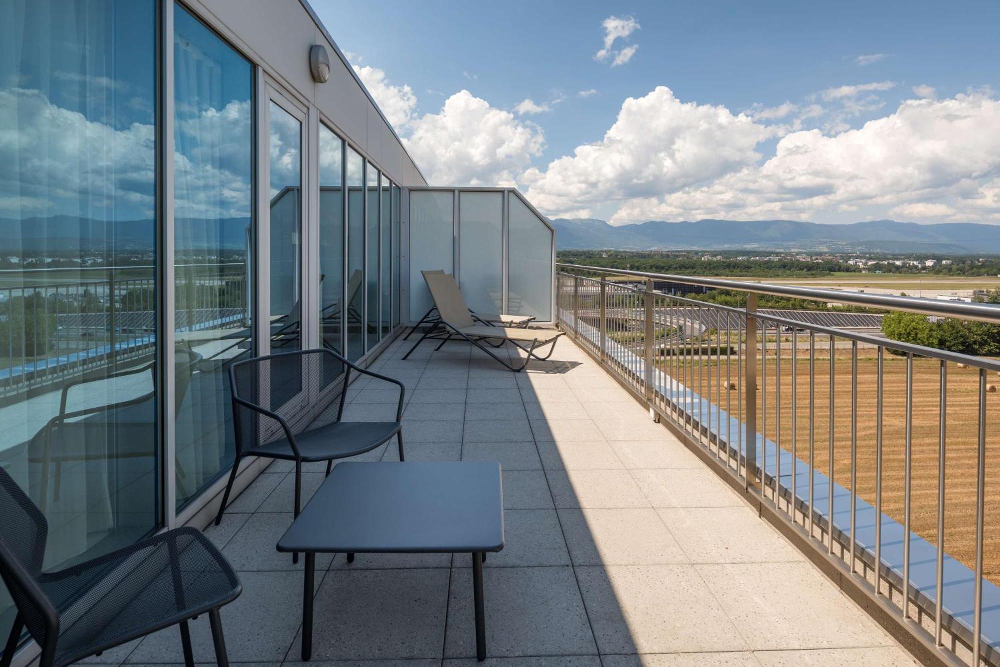 Hilton Geneva Hotel&Conference Centre Le Grand Saconnex Exterior foto